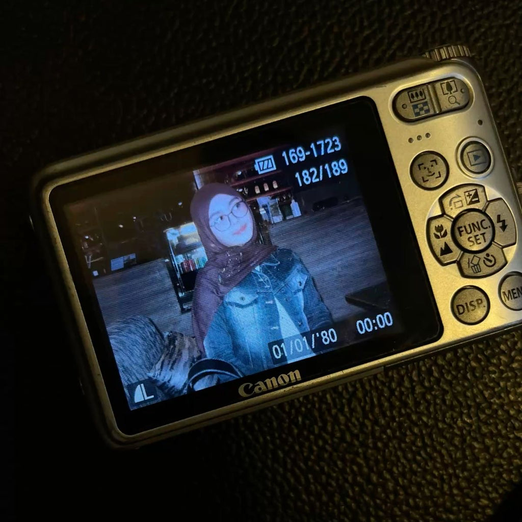 Canon power-shot a3100               Dm for price